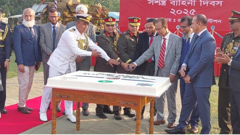 রাজেন্দ্রপুর সেনানিবাসে সশস্ত্র বাহিনী দিবস উদযাপিত