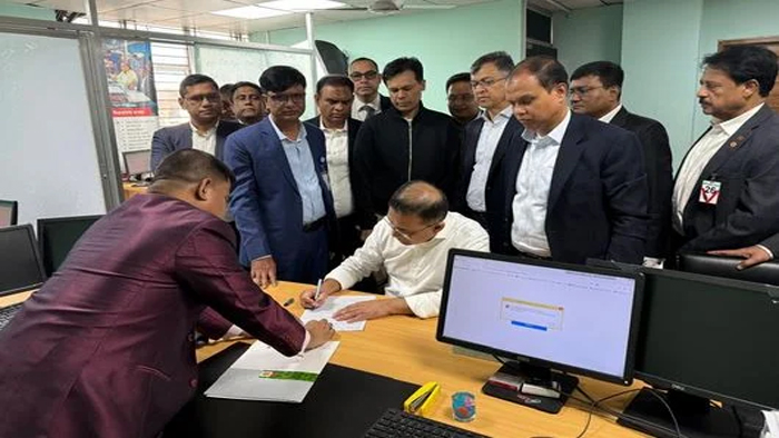 ভোটার নিবন্ধন কার্যক্রম সম্পন্ন করলেন তারেক রহমান