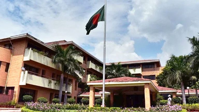 নিরাপত্তা শঙ্কায় দিল্লিতে বাংলাদেশ হাইকমিশনে ভিসা কার্যক্রম স্থগিত