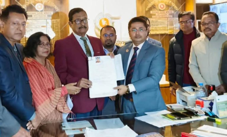 কিশোরগঞ্জ-৪ আসনে বিএনপি প্রার্থী ফজলুর রহমানের মনোনয়ন পত্র দাখিল