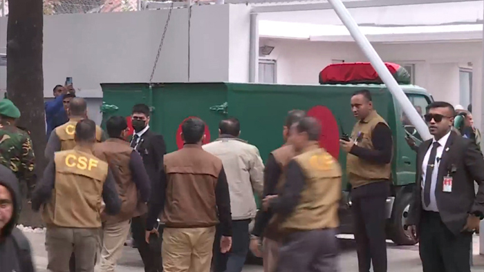 এভারকেয়ার থেকে খালেদা জিয়ার মরদেহ গুলশানের বাসায়