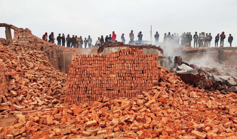 কিশোরগঞ্জে ৩টি অবৈধ ইটভাটায় অভিযান, কার্যক্রম বন্ধ