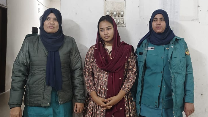 জুলাইযোদ্ধা তাহরিমা জান্নাত সুরভী মধ্যরাতে টঙ্গী থেকে গ্রেপ্তার