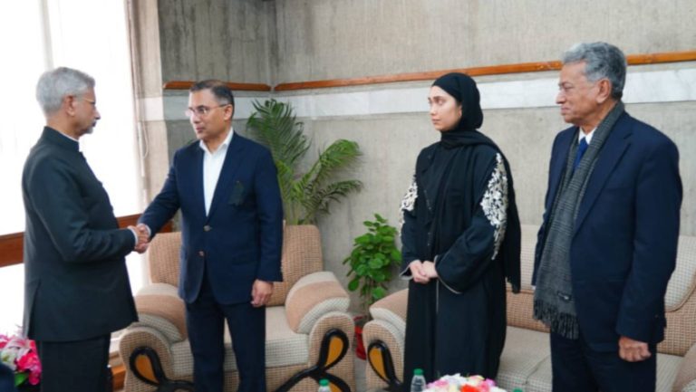 তারেক রহমানের হাতে ভারতের শোকবার্তা হস্তান্তর