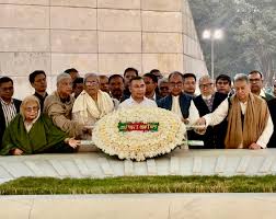 বাবার সমাধিতে শ্রদ্ধা নিবেদন করলেন তারেক রহমান