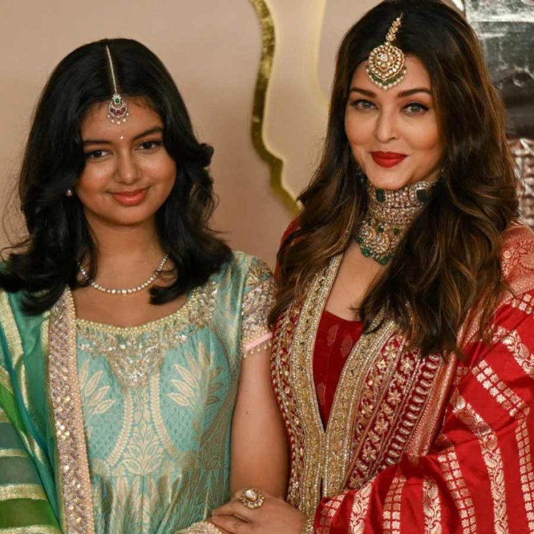 আরাধ্যাকে নিয়ে সমাজমাধ্যমে ‘টানাটানি’