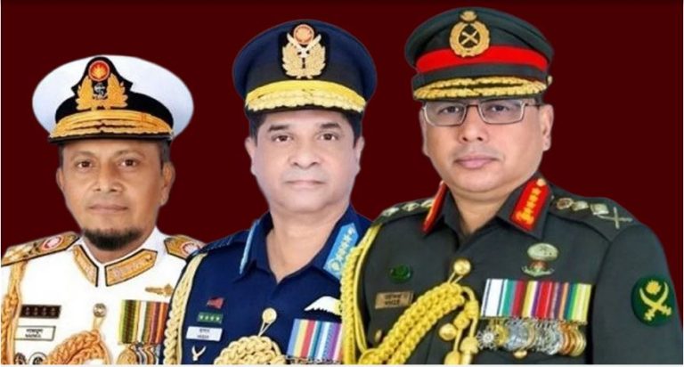 খালেদা জিয়াকে দেখতে এভারকেয়ারে তিন বাহিনী প্রধান