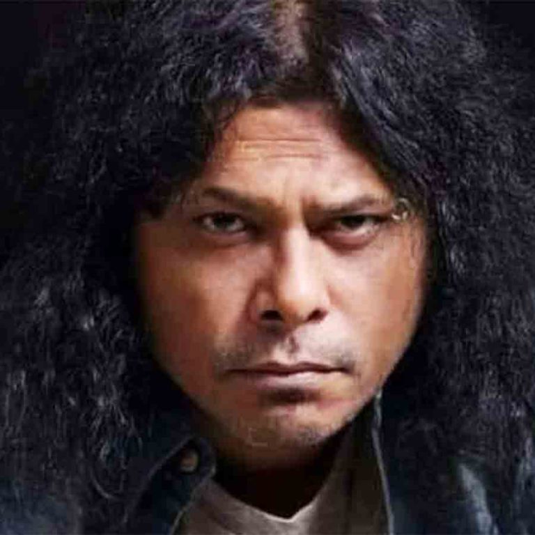 ফরিদপুরে রক গায়ক জেমসের অনুষ্ঠানে ‘বহিরাগতদের’ হামলা, ইটবৃষ্টি! আহত বহু ছাত্র, ভন্ডুল কনসার্ট