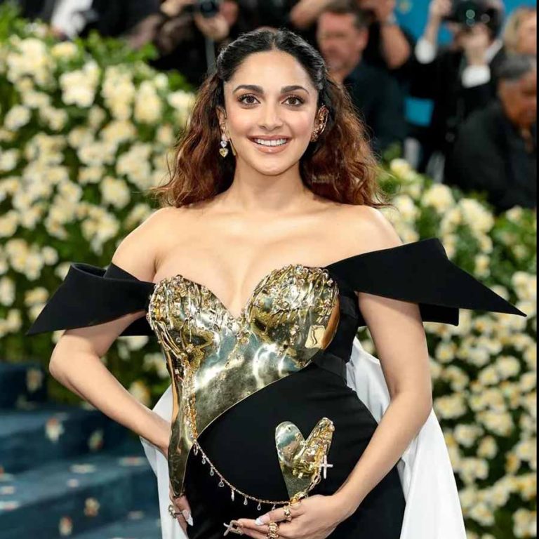 ‘টক্সিক’-এ কিয়ারা, চোখের জল ফেলতে হত বারবার! গর্ভের সন্তানকে কী ভাবে আশ্বস্ত করতেন?