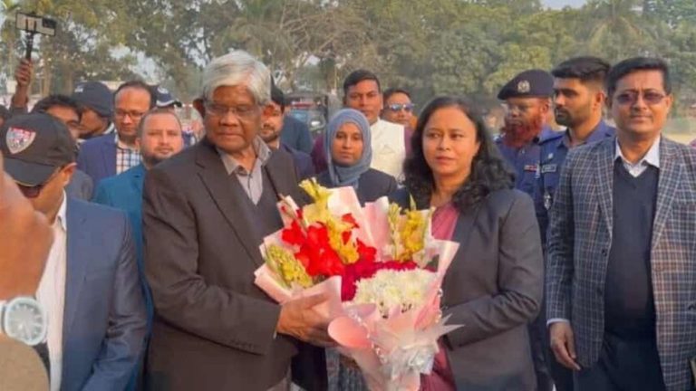 পে স্কেল দ্রুত বাস্তবায়নের আভাস অর্থ উপদেষ্টার