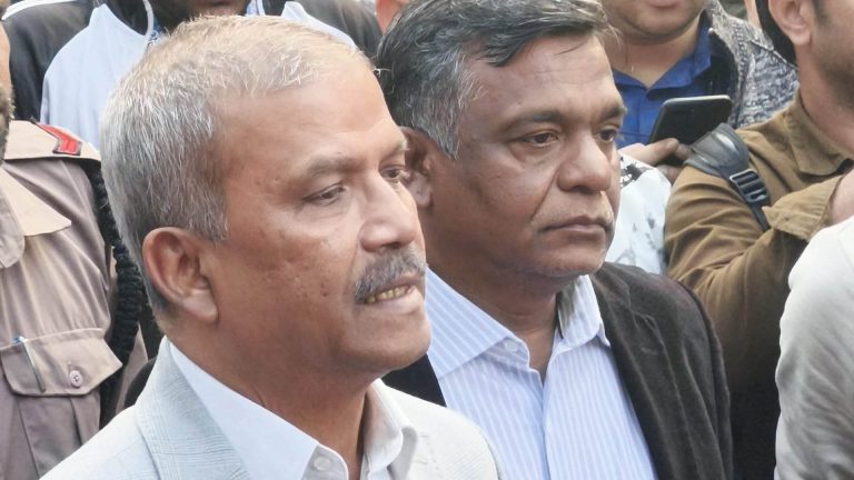 ভারতে বিশ্বকাপ না খেলার সিদ্ধান্তে অনড় বাংলাদেশ: আসিফ নজরুল