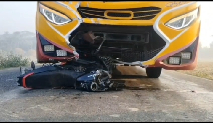 কলাপাড়ায় বাস ও মোটরসাইকেলের মুখোমুখি সংঘর্ষে মৎস্য ব্যবসায়ী নিহত
