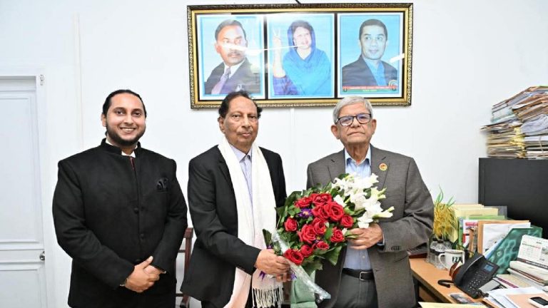 বিএনপিতে যোগ দিলেন অধ্যাপক আবু সাইয়িদ