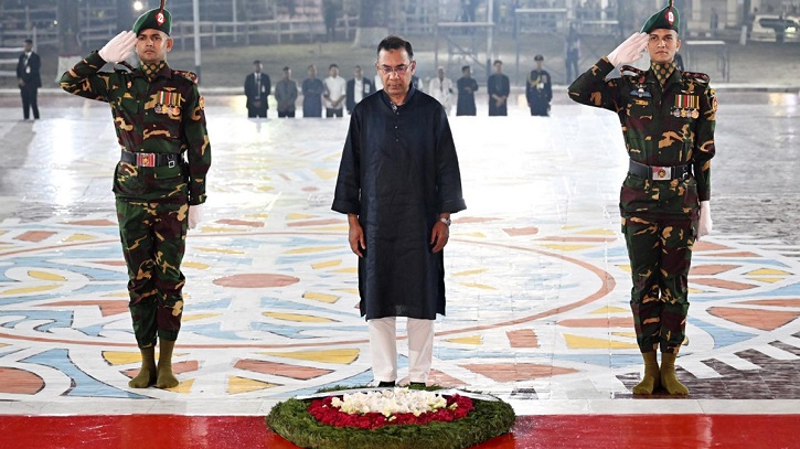 ভাষা শহীদদের প্রতি প্রধানমন্ত্রীর শ্রদ্ধা নিবেদন