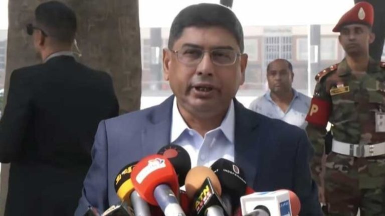 সেনাপ্রধান জেনারেল ওয়াকার-উজ-জামান। ছবি: সংগৃহীত