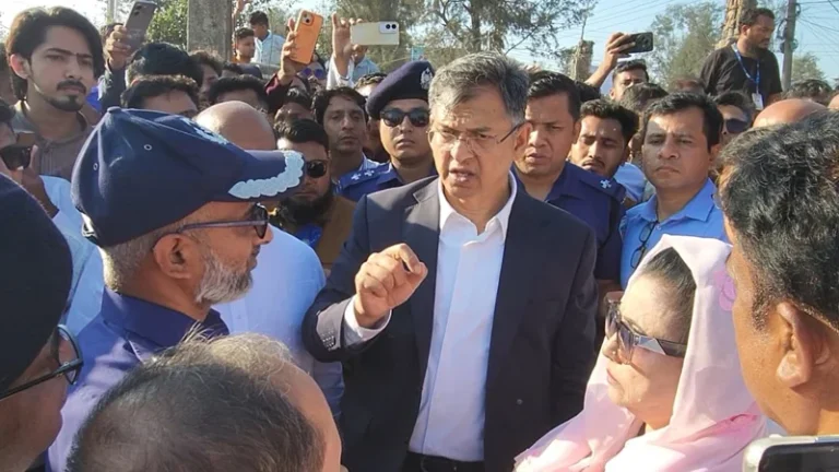 কক্সবাজার সৈকতের বালিয়াড়িতে কোনো স্থাপনা থাকবে না: স্বরাষ্ট্রমন্ত্রী