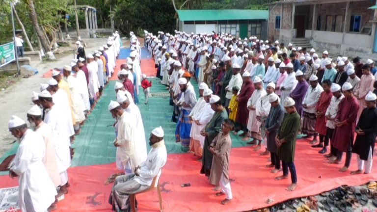 পটুয়াখালীর ৩৫ গ্রামে আজ উদযাপিত হচ্ছে ঈদুল ফিতর