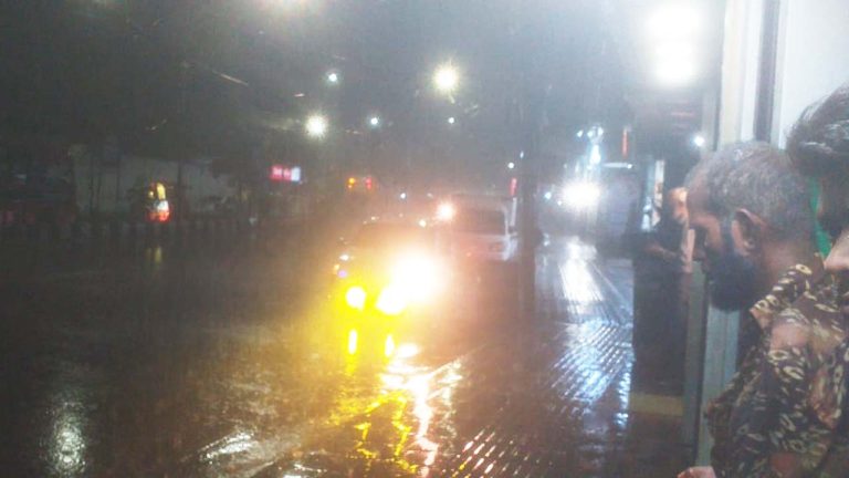 রাজধানীতে শিলাবৃষ্টি