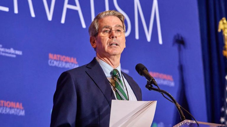 ইরানে এযাবৎকালের ‘বৃহত্তম বোমাবর্ষণ’ হবে আজ রাতে পূর্বাভাস মার্কিন অর্থমন্ত্রীর