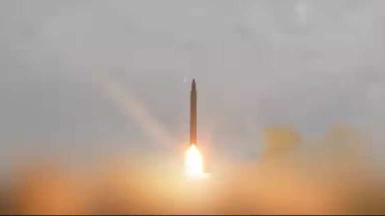 ইসরাইলে প্রথমবারের মতো ‘সেজ্জিল’ ক্ষেপণাস্ত্র ছুড়ল ইরান ট্রাম্পের দাবি প্রত্যাখ্যান