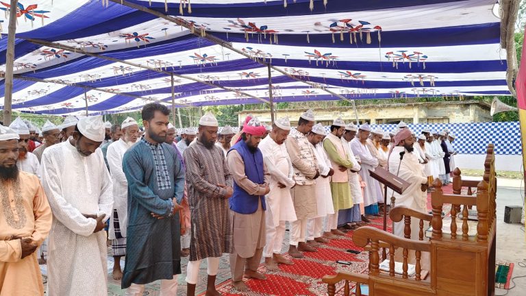 কলাপাড়ায় আগাম ঈদ উদযাপন করছেন ৮ গ্রামের ১০ হাজার মানুষ