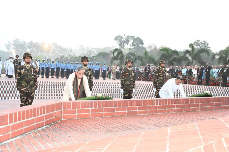 স্বাধীনতা দিবসে জাতীয় স্মৃতিসৌধে রাষ্ট্রপতি ও প্রধানমন্ত্রীর শ্রদ্ধা