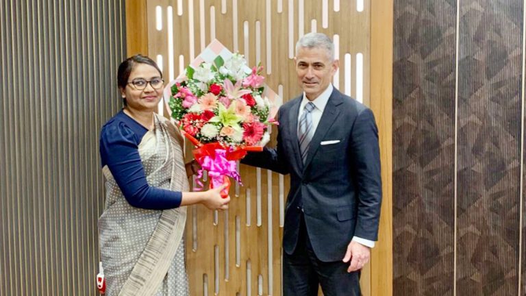 ঢাকায় মার্কিন সহকারী পররাষ্ট্রমন্ত্রী পল কাপুর