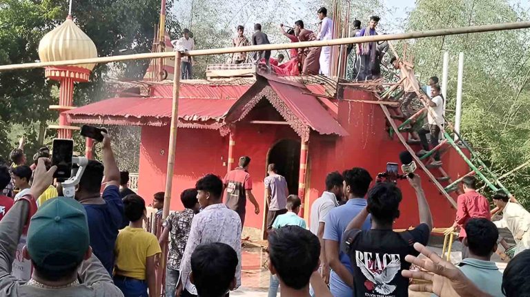 কুষ্টিয়ায় আস্তানায় হামলা চালিয়ে কথিত পীরকে পিটিয়ে হত্যা