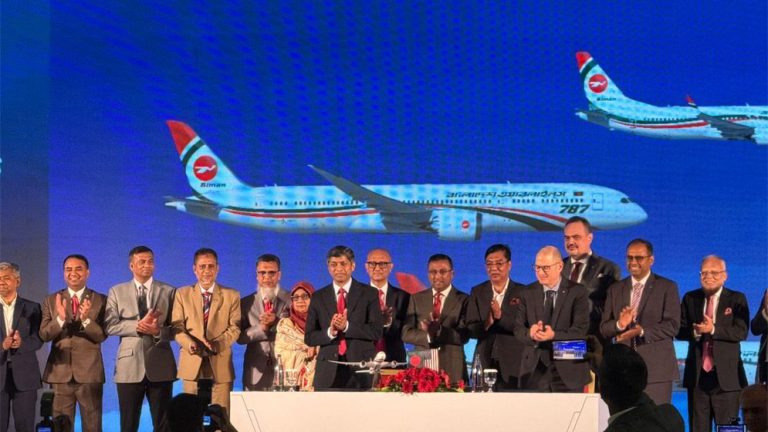 নতুন ১৪ উড়োজাহাজ কিনতে বোয়িংয়ের সঙ্গে বিমানের চুক্তি