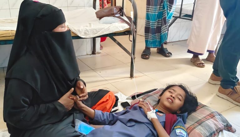 কলাপাড়ায় শ্রেনী কক্ষে অষ্টম শ্রেনীর শিক্ষার্থীকে মারধর করলেন শিক্ষক, অজ্ঞান অবস্থায় হাসপাতালে ভর্তি