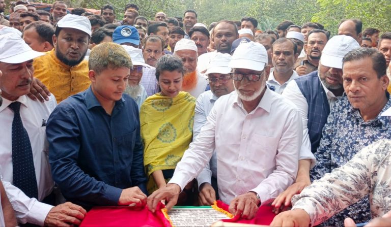 হোসেনপুরে খাল খনন কাজ উদ্বোধন