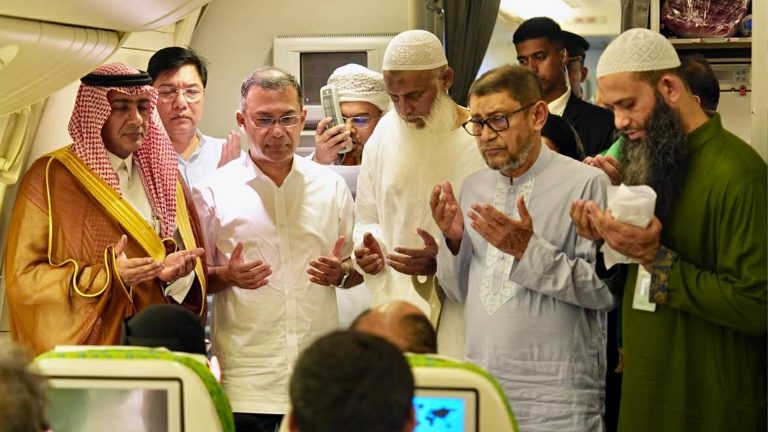 হজ ফ্লাইটের উদ্বোধন করলেন প্রধানমন্ত্রী
