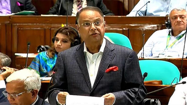 মানুষ আতঙ্কিত হয়ে বেশি তেল নিচ্ছে সংসদে জ্বালানিমন্ত্রী