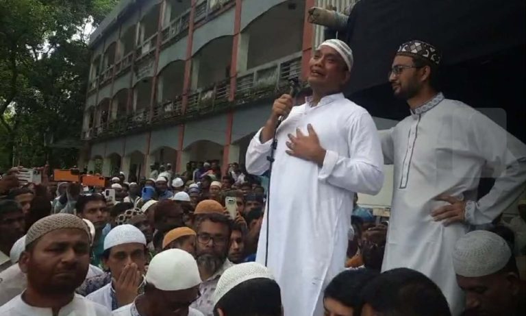 প্যারোলে মুক্তি পেয়ে বাবার জানাজায় অঝোরে কাঁদলেন সাবেক এমপি সুজন