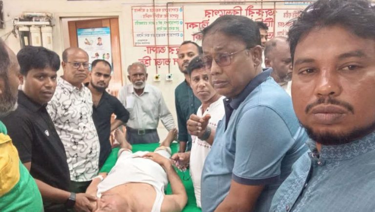 পটুয়াখালীতে সড়ক দুর্ঘটনায় অতিরিক্ত সচিব শামীমুজ্জামান ফিরোজ গুরুতর আহত