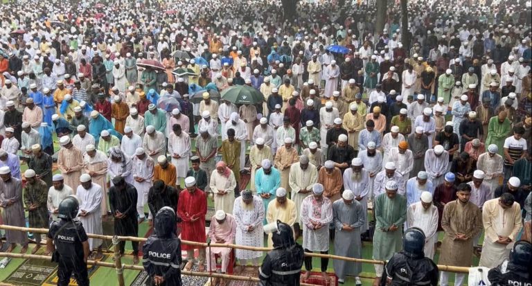 শোলাকিয়ায় দেশের সর্ববৃহৎ ঈদ জামাত অনুষ্ঠিত