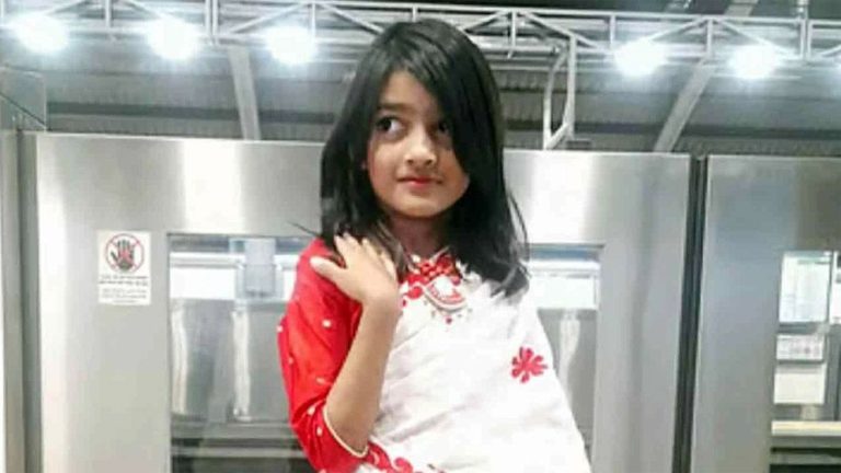 সিরাজদীখানে শিশু রামিসার দাফন, হত্যাকারীদের শাস্তি নিশ্চিতে মশাল মিছিল