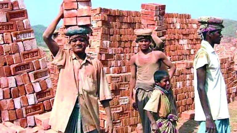 আজ মহান মে দিবস
