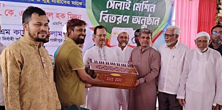 কালীগঞ্জে একাধিক উন্নয়ন কর্মসূচি: বিতরণ হলো ১৫৭ সাইকেল, ১৫০ সেলাই মেশিন