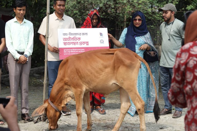 কয়রায় প্রধানমন্ত্রীর যুব কর্মসংস্থান বিষয়ক বিশেষ সহকারী