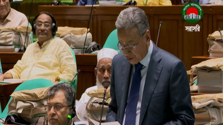 সংসদে ২০২৬-২৭ অর্থবছরের বাজেট উত্থাপন করছেন অর্থমন্ত্রী