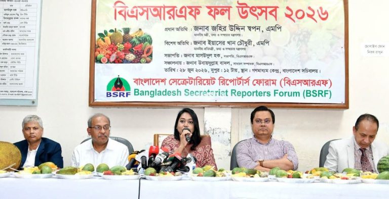 খবরের ভেতরের খবর বের করতে সাংবাদিকদের প্রতি তথ্য সচিবের আহবান