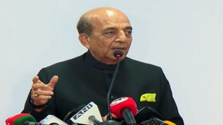 বাংলাদেশিদের জন্য ট্যুরিস্ট ভিসা চালু করল ভারত