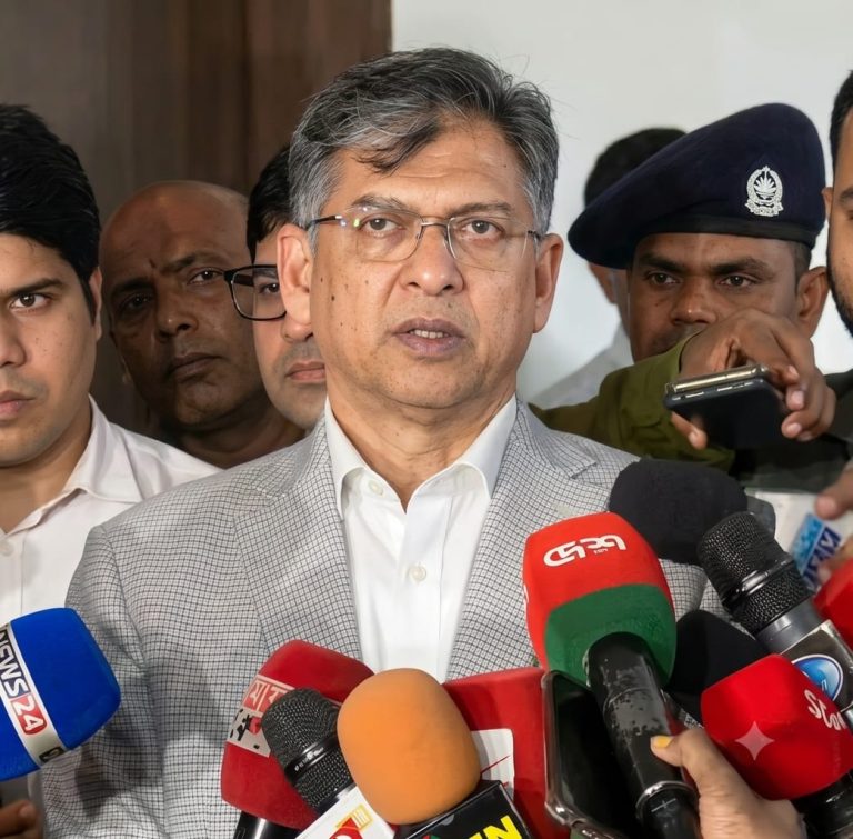 কার্যক্রম নিষিদ্ধ আ. লীগের অপতৎপরতা রুখতে ৬ জেলায় সেনা মোতায়েন : স্বরাষ্ট্রমন্ত্রী