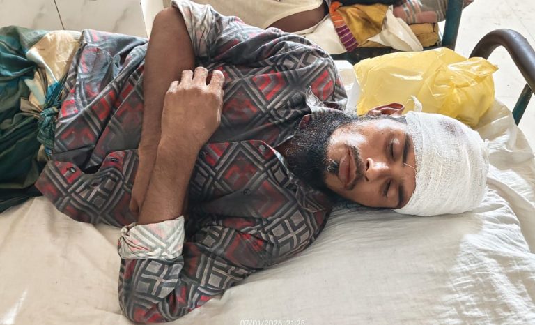কলাপাড়ায় জমি সংক্রান্ত বিরোধের জেরে জেলেকে কুপিয়ে জখম