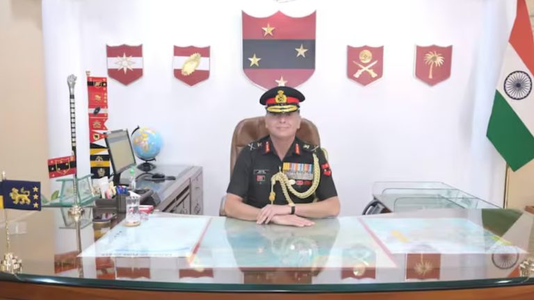 ভারতের সেনাপ্রধান হিসেবে দায়িত্ব নিলেন জেনারেল ধীরাজ শেঠ