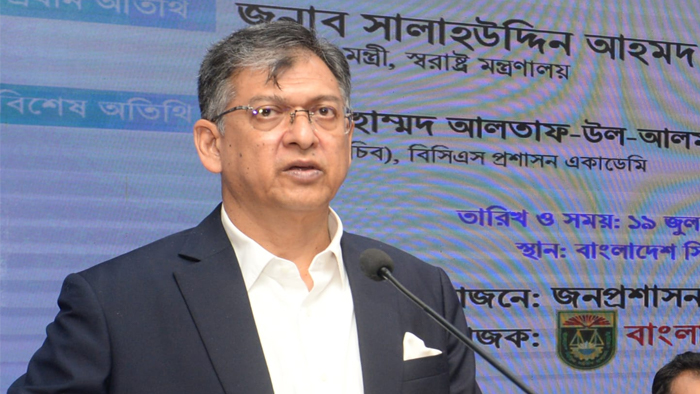 বিএনপি সরকারের নির্বাচনী ইশতেহার বাস্তবায়ন করাই কর্মচারীদের মূল দায়িত্ব: স্বরাষ্ট্রমন্ত্রী
