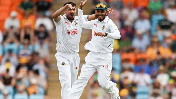 অস্ট্রেলিয়ার ৪ উইকেট তুলে নিলো বাংলাদেশ