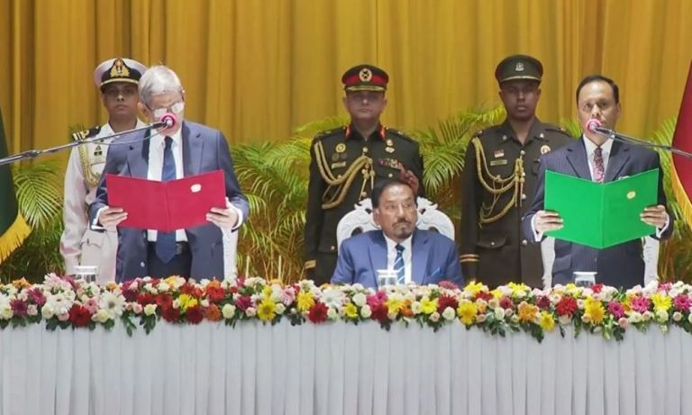 রাষ্ট্রপতি হিসেবে শপথ নিলেন মির্জা ফখরুল আলমগীর