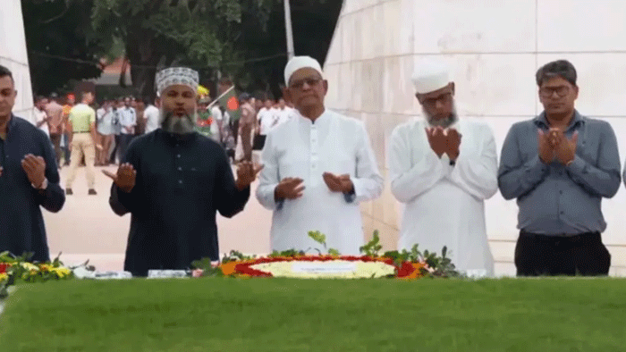 জিয়াউর রহমান ও খালেদা জিয়ার সমাধিতে নতুন রাষ্ট্রপতির শ্রদ্ধা
